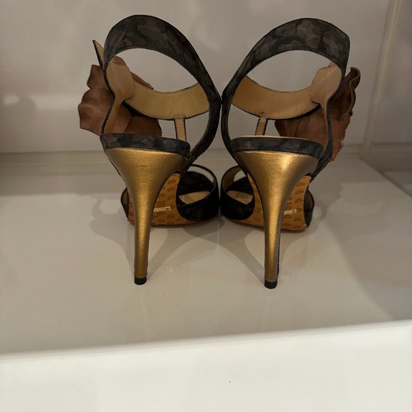 Betsey Johnson Shoes - Picture 3 of 4